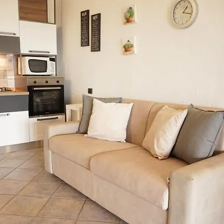 Iris - Sea View Holiday home *