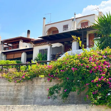 Iris - Sea View Holiday home *